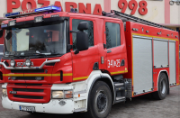 Biedronka w ogniu! 100 straÅ¼akÃ³w walczy z Å¼ywioÅem w Buku